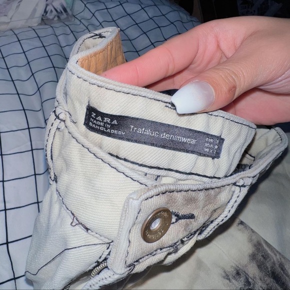 ZARA distressed bleach mom jeans - Picture 2 of 2